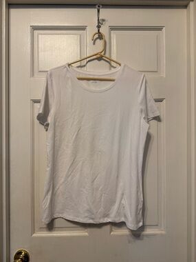 Women's White Short Sleeve Crewneck Tee